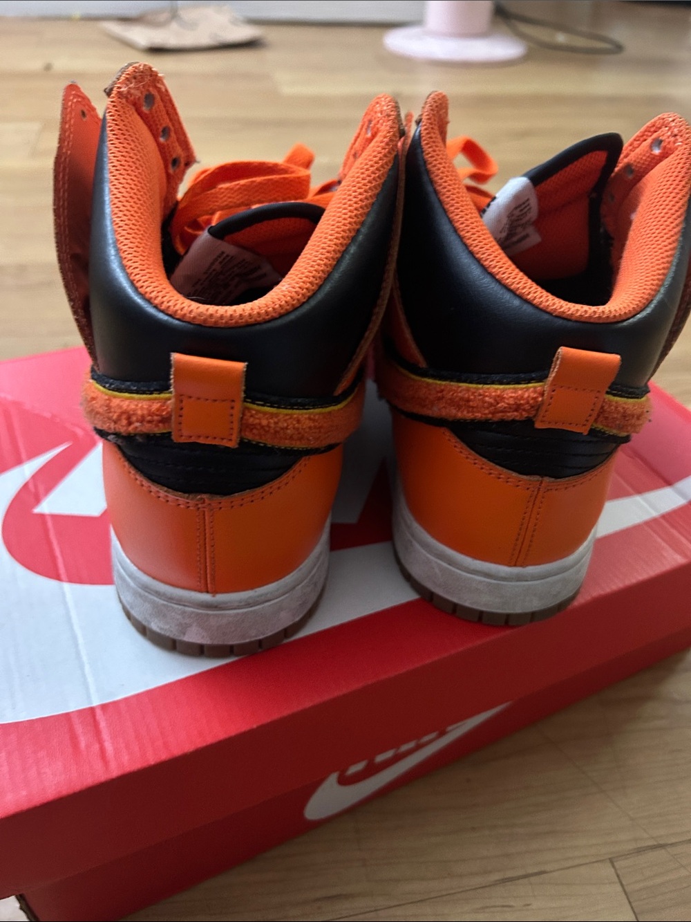 Nike Dunk Hi Retro Univ. Orange/Black High-Top Sneakers Textured Swoosh 11/9.5 - Picture 5 of 8